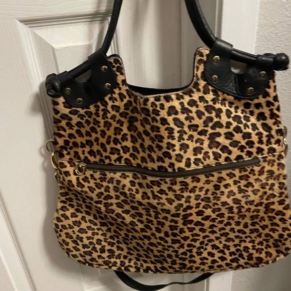 Pietro Alessandro Handbags - Gorgeous Large leopard print handbag with zipper pockets and long strap